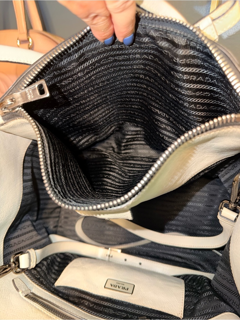 Prada Vintage Cream Leather 2-Way Bag with Triangle Logo - Picture 11 of 11